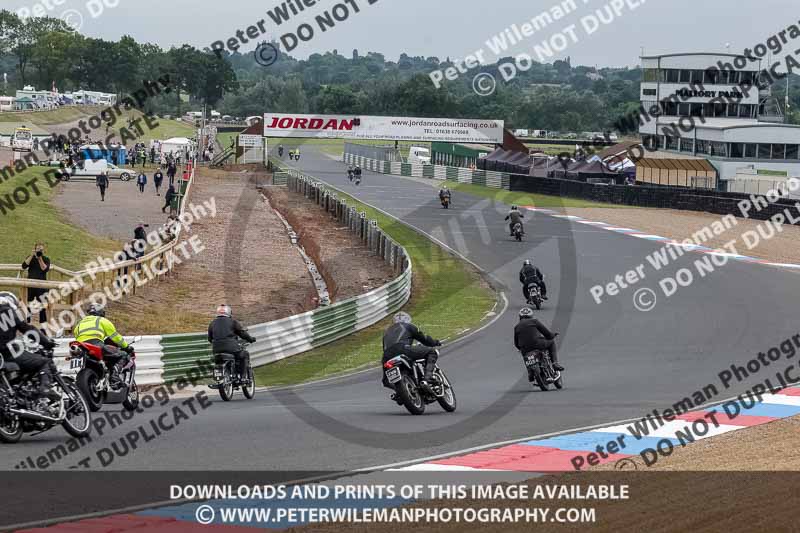 Vintage motorcycle club;eventdigitalimages;mallory park;mallory park trackday photographs;no limits trackdays;peter wileman photography;trackday digital images;trackday photos;vmcc festival 1000 bikes photographs